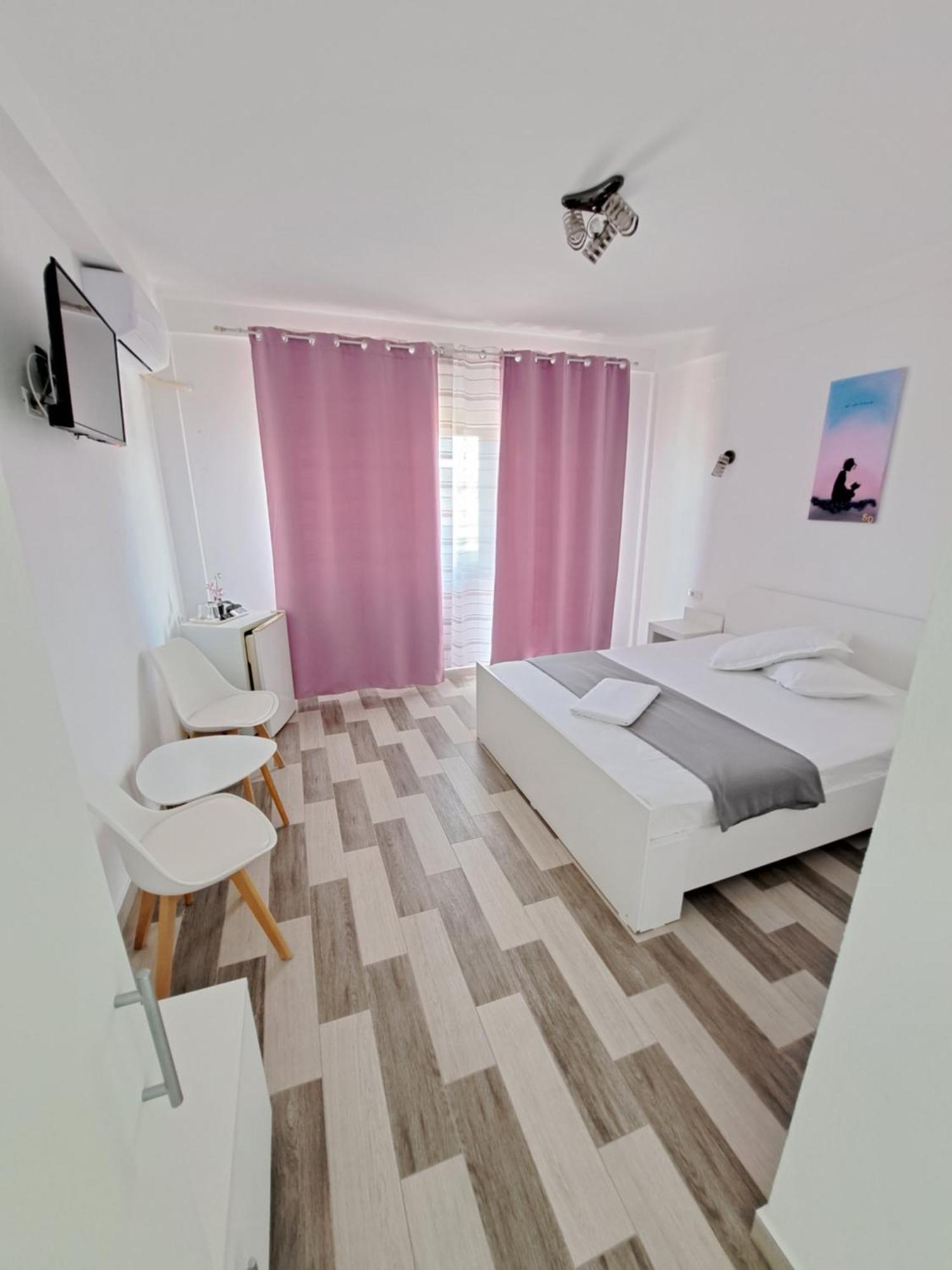 Sweet Desire Bed & Breakfast Vama Veche Bagian luar foto