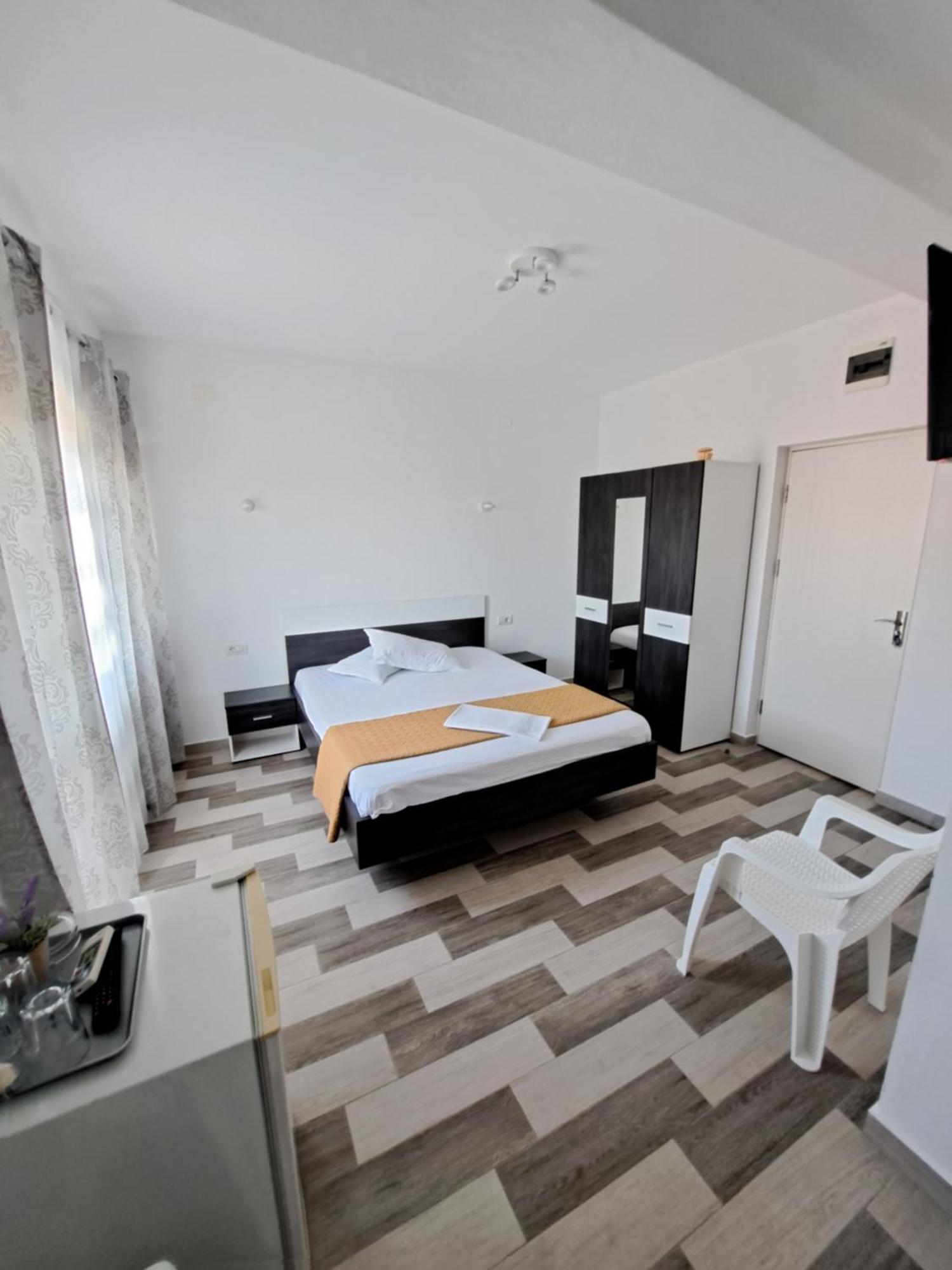 Sweet Desire Bed & Breakfast Vama Veche Bagian luar foto