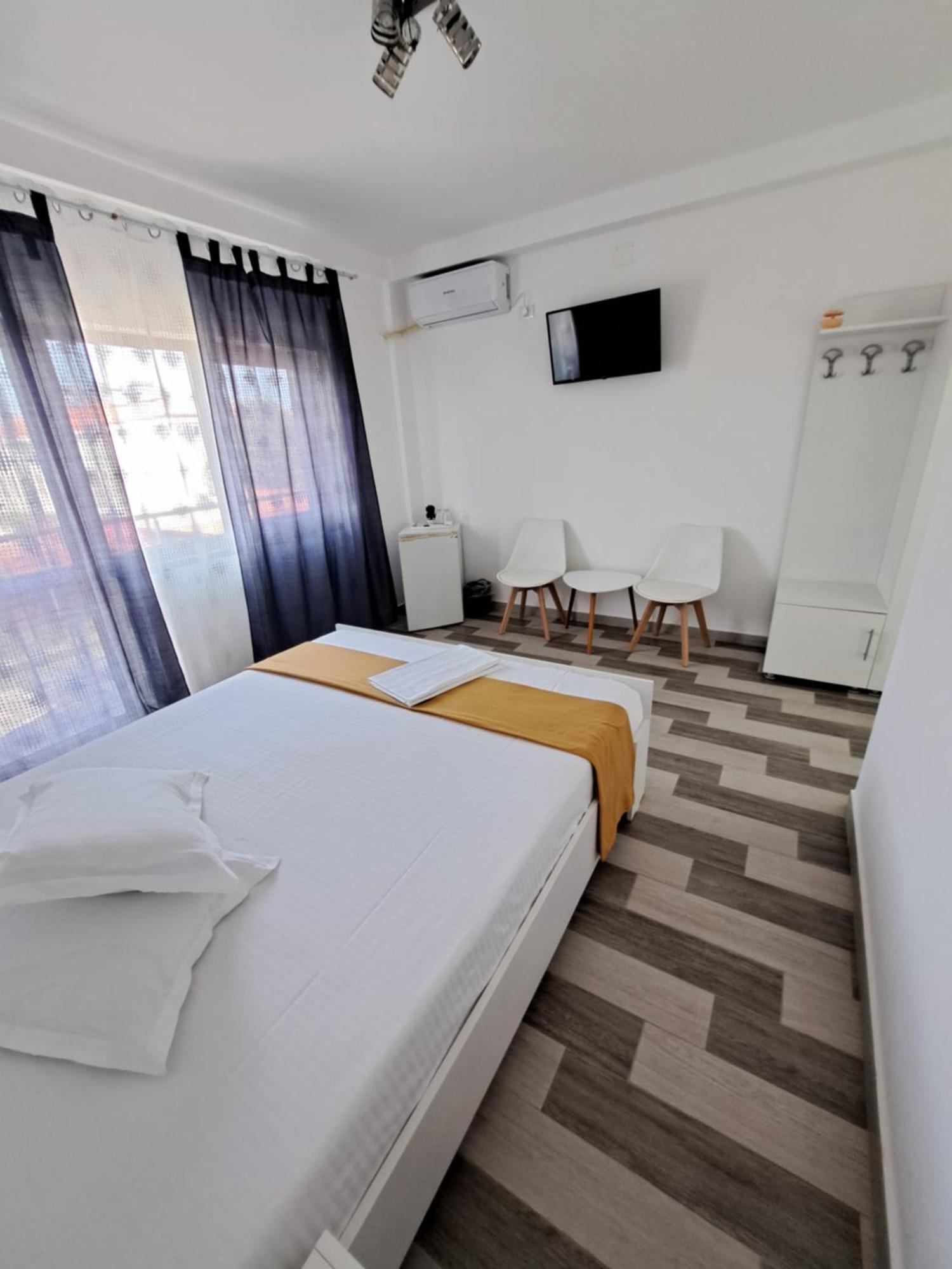 Sweet Desire Bed & Breakfast Vama Veche Bagian luar foto