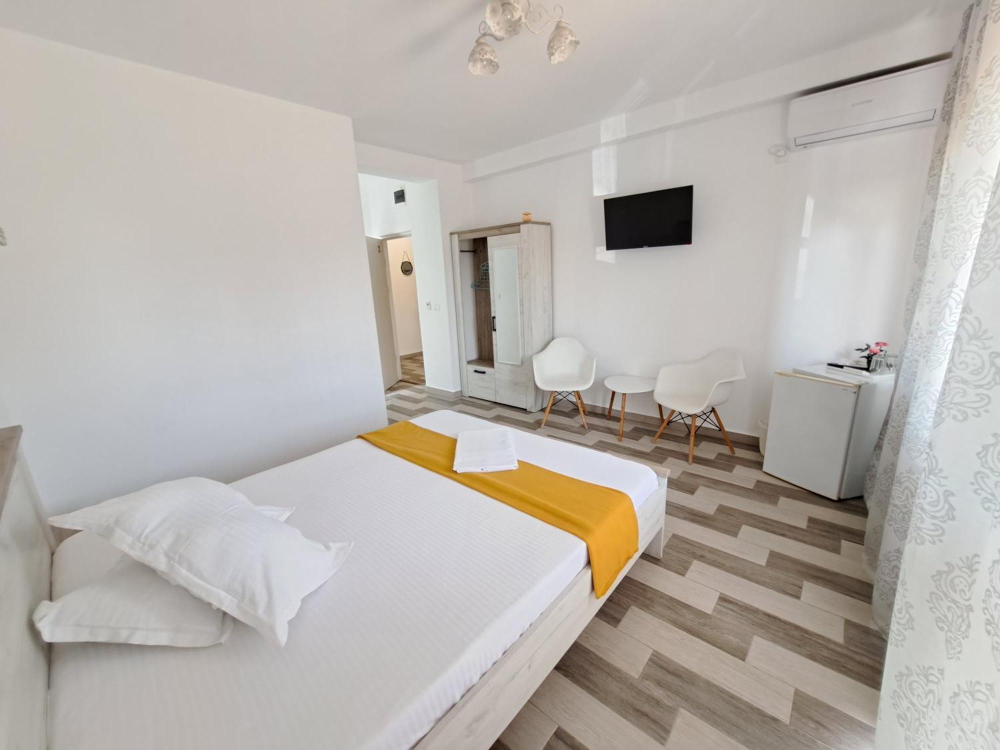 Sweet Desire Bed & Breakfast Vama Veche Bagian luar foto