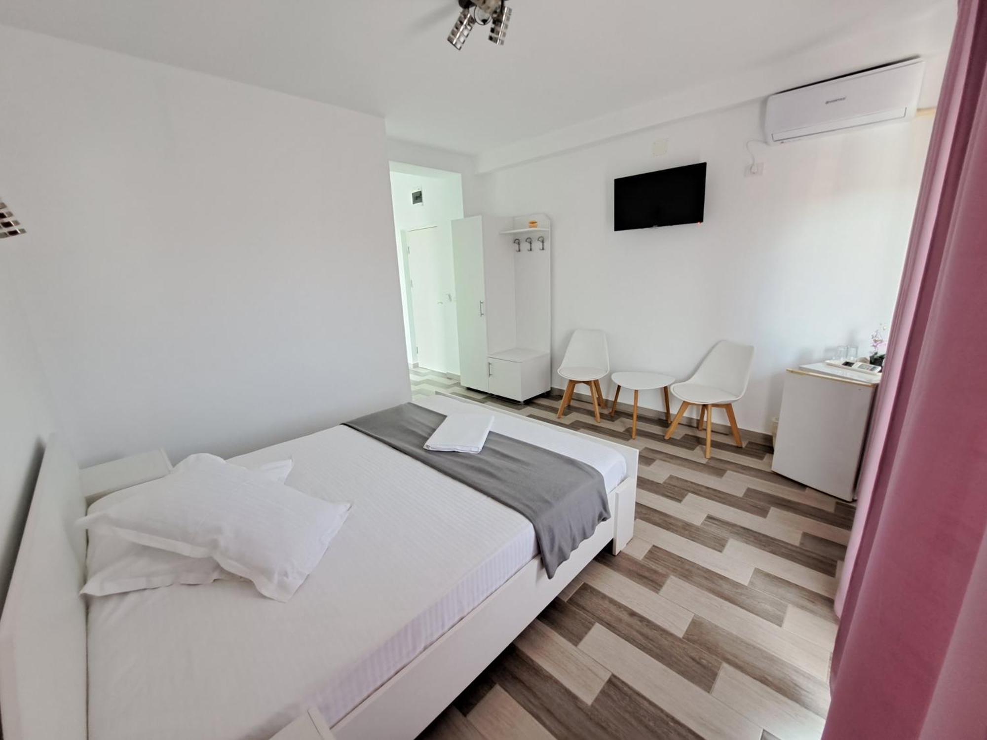 Sweet Desire Bed & Breakfast Vama Veche Bagian luar foto